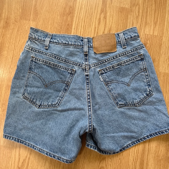 Vintage 90s Levi’s Denim ShortsMade in USAW30Button 554
